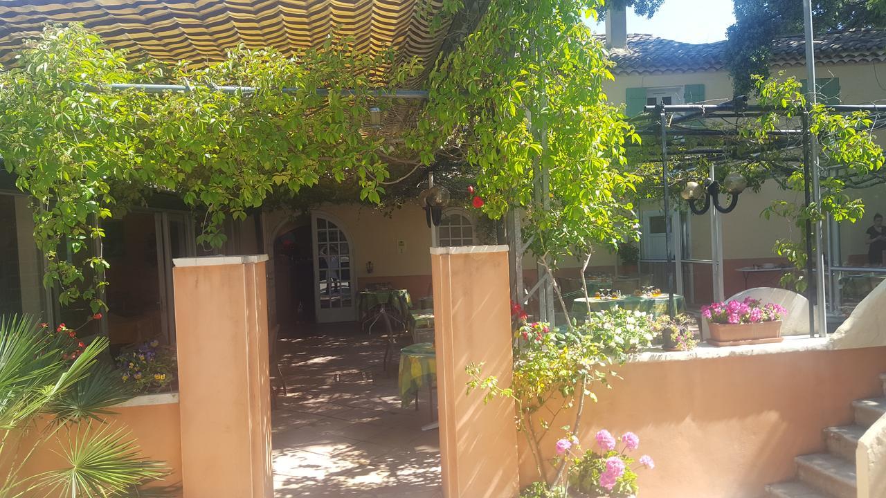 Logis Hotel Le Chene Vert Bollene Exterior photo