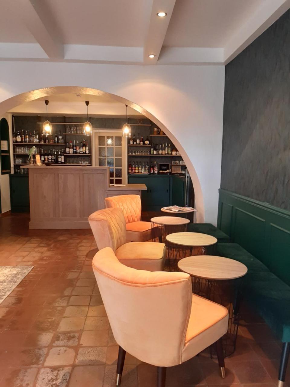 Logis Hotel Le Chene Vert Bollene Exterior photo